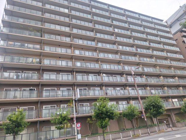 ファミール阿波座の外観