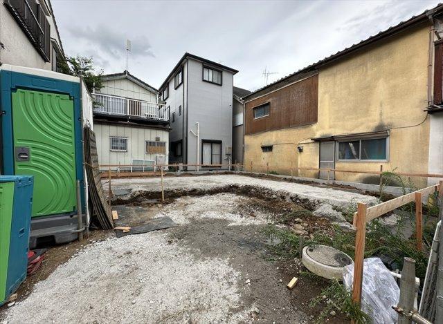 【外観】 | 富士見市水谷東3丁目　新築一戸建住宅　全1棟　(志木本店) | 販売現地／2026年8月17日撮影　
小・中学校まで徒歩10分圏内でお子様の通学も安心便利な住環境。