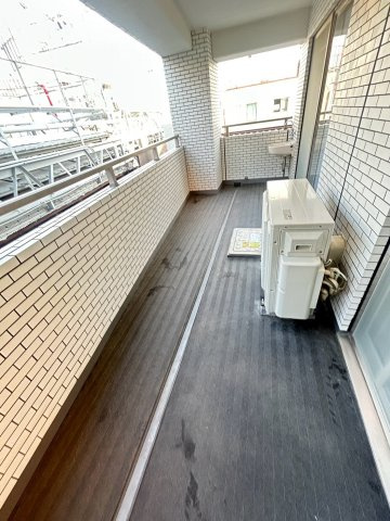プレシオ甲子園口のバルコニー