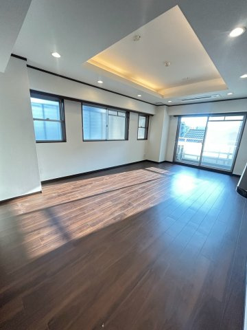 プレシオ甲子園口の居間・リビング