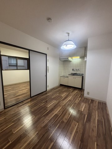 メイツ松屋町の居間・リビング