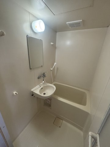 メイツ松屋町の浴室