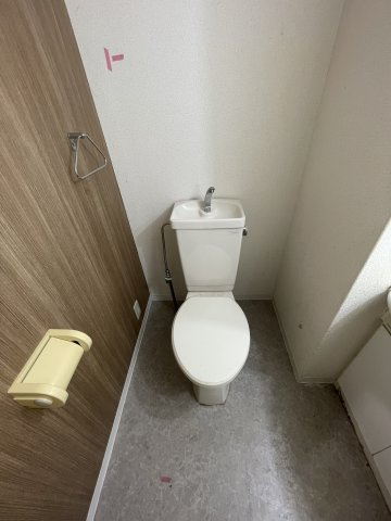 トシヤマンションのトイレ