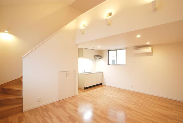 カルティエラタン三軒茶屋の居間・リビング