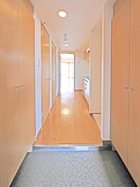 ビイルーム自由が丘の玄関|玄関収納も充実♪