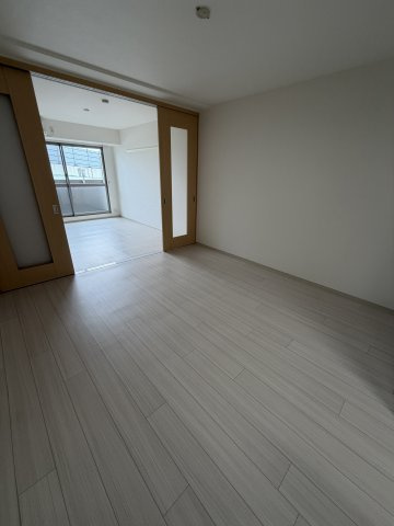 メルディアキューブ新長田の洋室
