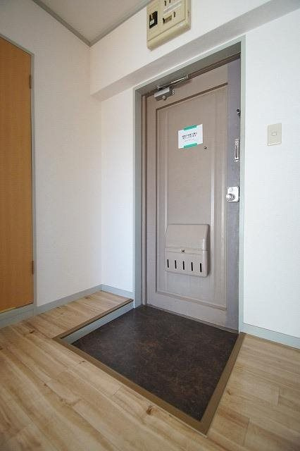 アドバンス箱崎の玄関
