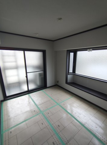 ロイヤルスパークル六甲Ⅱの洋室