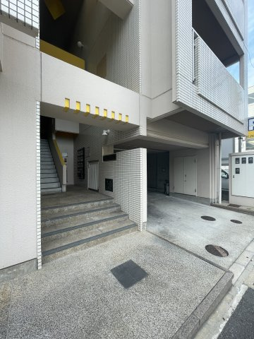 パラツェット下沢のエントランス