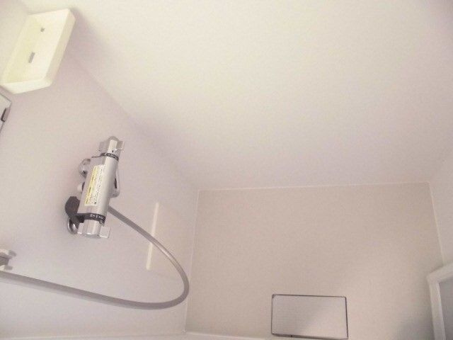 OKU HOUSEのシャワールーム