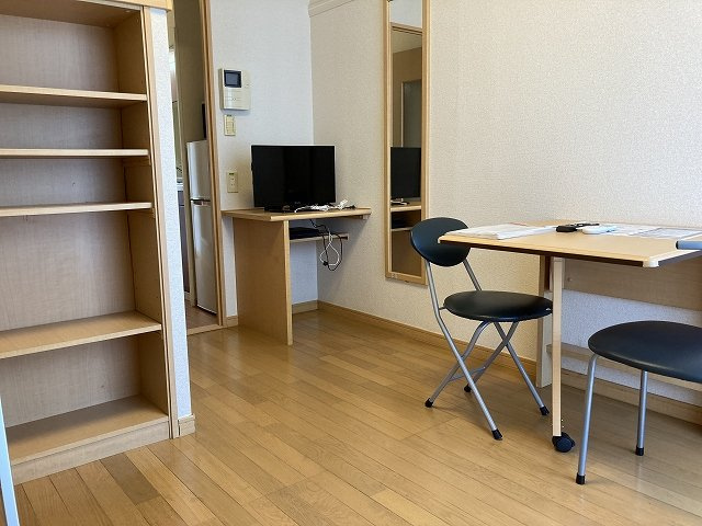 レオパレス片倉台の居間・リビング