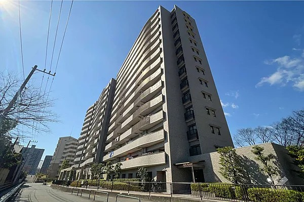 コスモシティ北千住の外観|平成１２年築の耐震基準適合マンション、コスモシティ北千住は即日現地案内可能となっておりますので、お気軽にお問い合わせください！