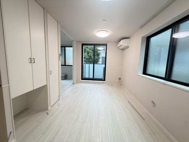 Ｋｏｍａｚａｗａ　Ｋｏｕｅｎ　ｔｅｒｒａｃｅの洋室|明るいお部屋です