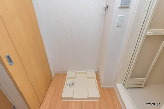 ブライト　レジデンス　Bの洗面所|室内洗濯機置き場