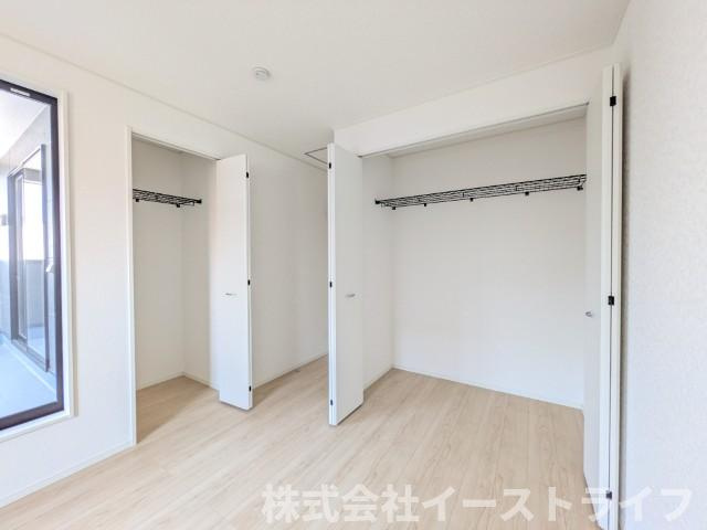 【新築戸建】　いわき市泉町第8　限定1棟の収納|同社施工写真　寝室には大きな収納スペースがあります