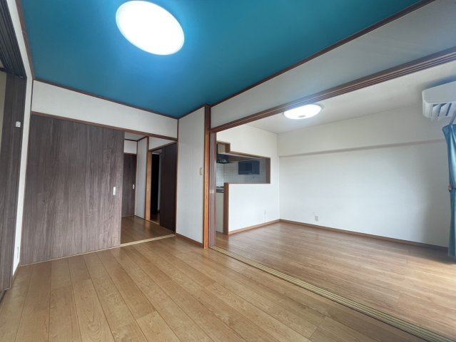 東船橋和光台ハイツ２号棟の居間・リビング