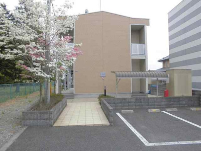 【その他】 | レオパレスグリーンリーフＢ | 入口近くに植栽もございます。