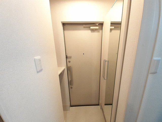 【玄関】 | シャルモン深野　Ｅａｓｔ | 玄関です
