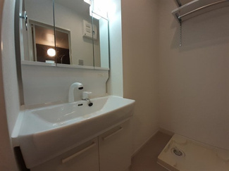 【洗面所】 | Ｎグレイス | 明るい洗面所です
