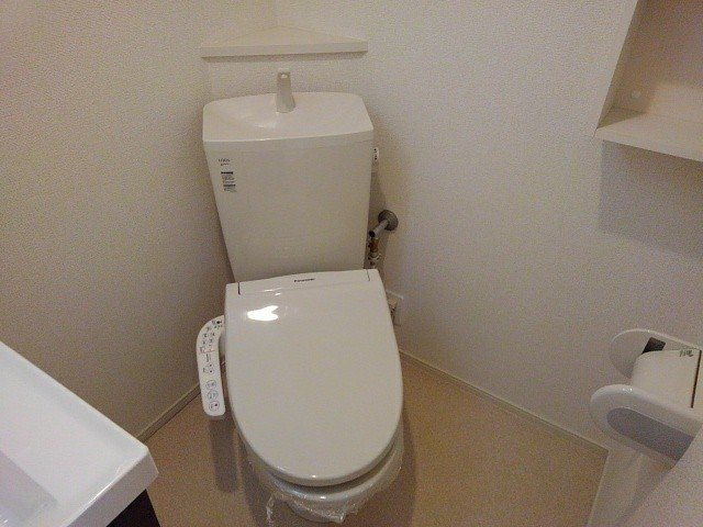【トイレ】 | オリュザＫ | 洗面所のすぐ隣がトイレです。