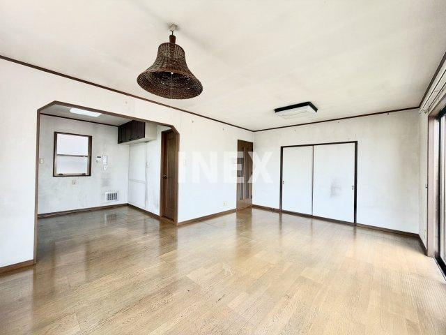 仲手原貸戸建の内装