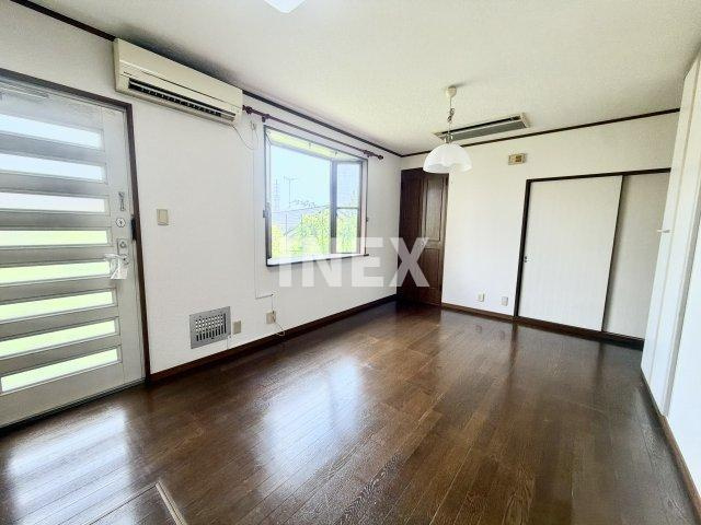 仲手原貸戸建の居間・リビング|家具等は付きません。※要確認