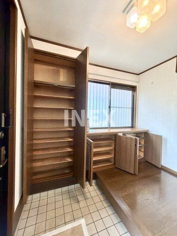 仲手原貸戸建の収納