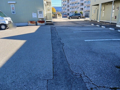 【駐車場】 | サンパティークおかもとＢ | 駐車場があります