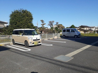 【駐車場】 | エアリーヒル駒生 | 車をお持ちの方に嬉しい駐車場付きの物件です