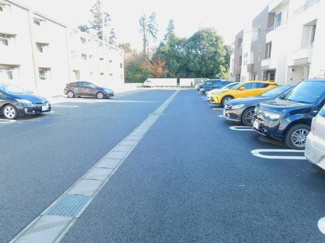 【駐車場】 | ＣｒｅａｔｉｏｎⅥ | 駐車場に車を止められます