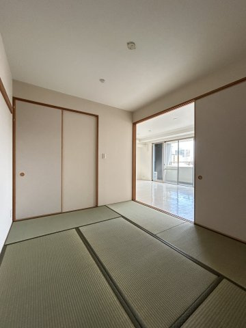 カスタリア上町台の和室