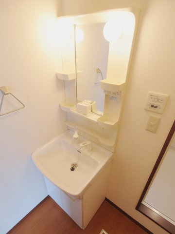 広島市安芸区中野３丁目のアパートの洗面所