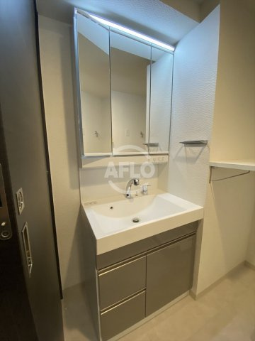 エステムコート谷町九丁目の独立洗面台|エステムコート谷町九丁目　洗面化粧台