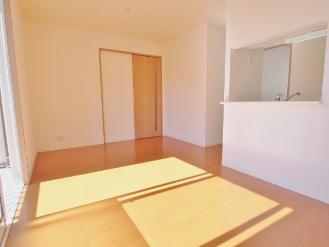 広島市安芸区船越２丁目のアパートの居間・リビング