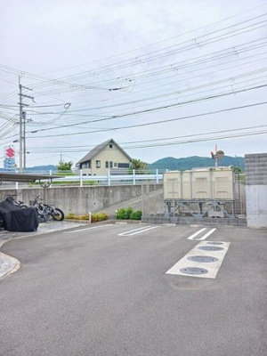【駐車場】 | グランデ喜里 | 駐車場です