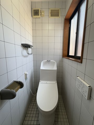 和泉市いぶき野2丁目戸建のトイレ