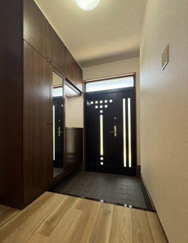 和泉市いぶき野2丁目戸建の玄関