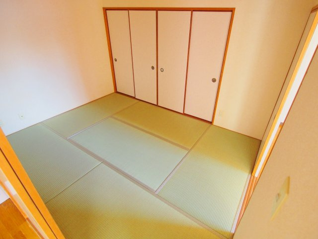 ファミールアキの寝室