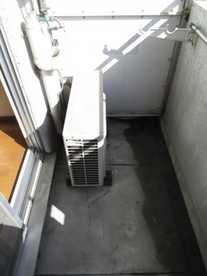 【設備】 | グランドアーバー | 室外洗濯機置き場