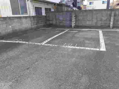 【駐車場】 | エルダー佐々木２ | 駐車場に車を止められます