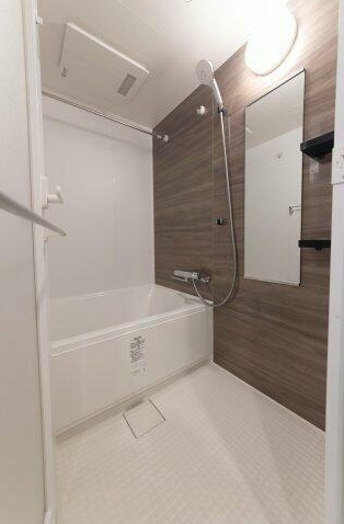【浴室】 | RESIDENCE　KOENJI | 浴室乾燥機付きバス。