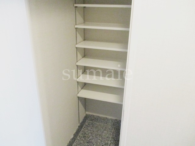 DIPS赤羽RESIDENCEの収納|シューズインクローゼットです☆
