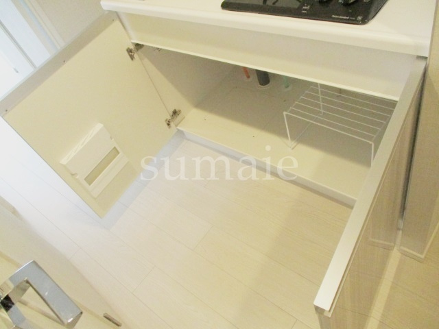 DIPS赤羽RESIDENCEのキッチン|キッチン下部の収納です☆