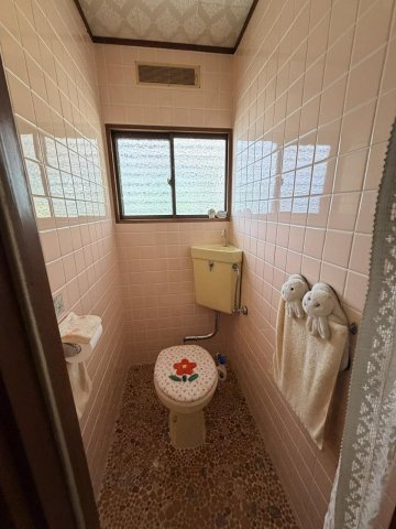 白石２丁目　現況渡し 接道なしの中古住宅のトイレ
