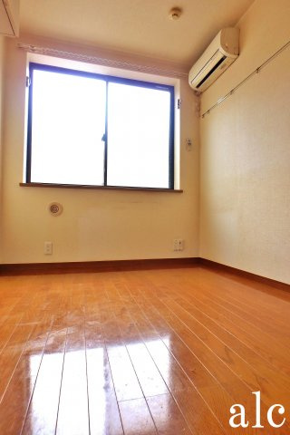 アーバンプレイス中野坂上Aの居間・リビング