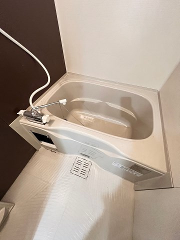 尼崎市三反田町２丁目のアパートの浴室