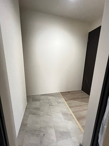 尼崎市三反田町２丁目のアパートの玄関