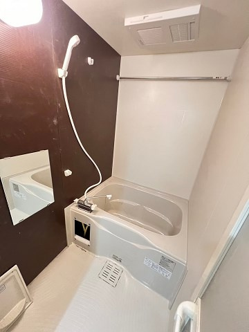 尼崎市三反田町２丁目のアパートの浴室