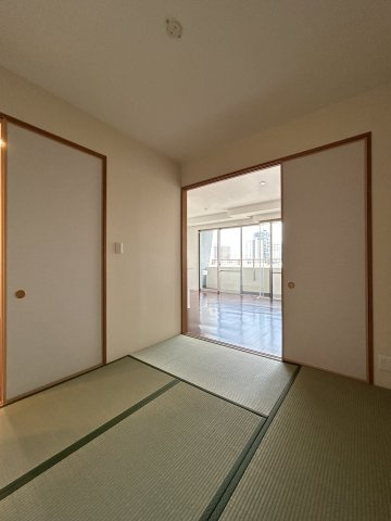 カスタリア上町台の和室