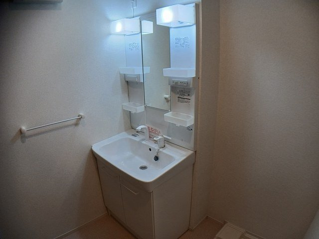 【洗面所】 | モントレア藤阪 | 使いやすい洗面所です